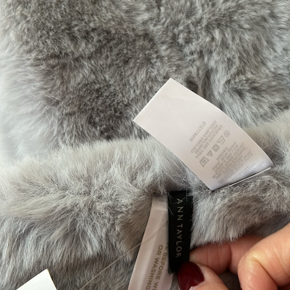 Ann Taylor Faux-Fur Scarf, NWT - Picture 3 of 5